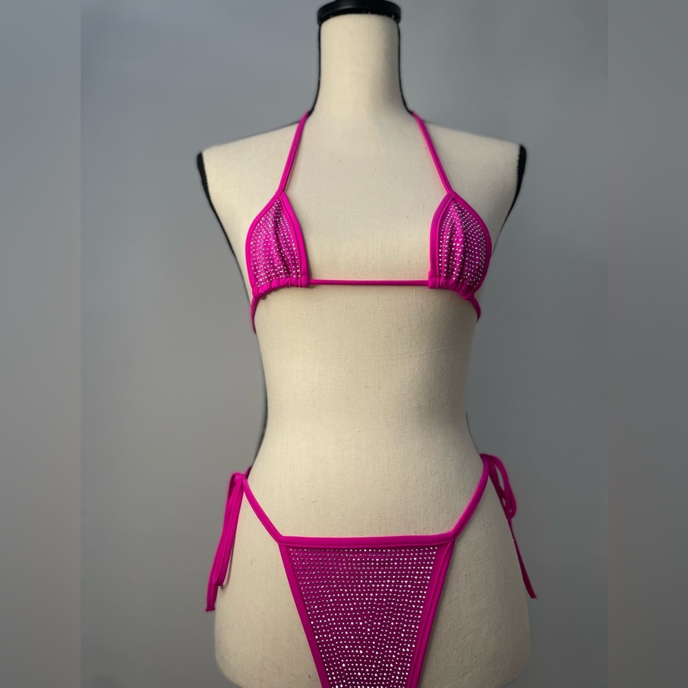 Pink bikini 👙